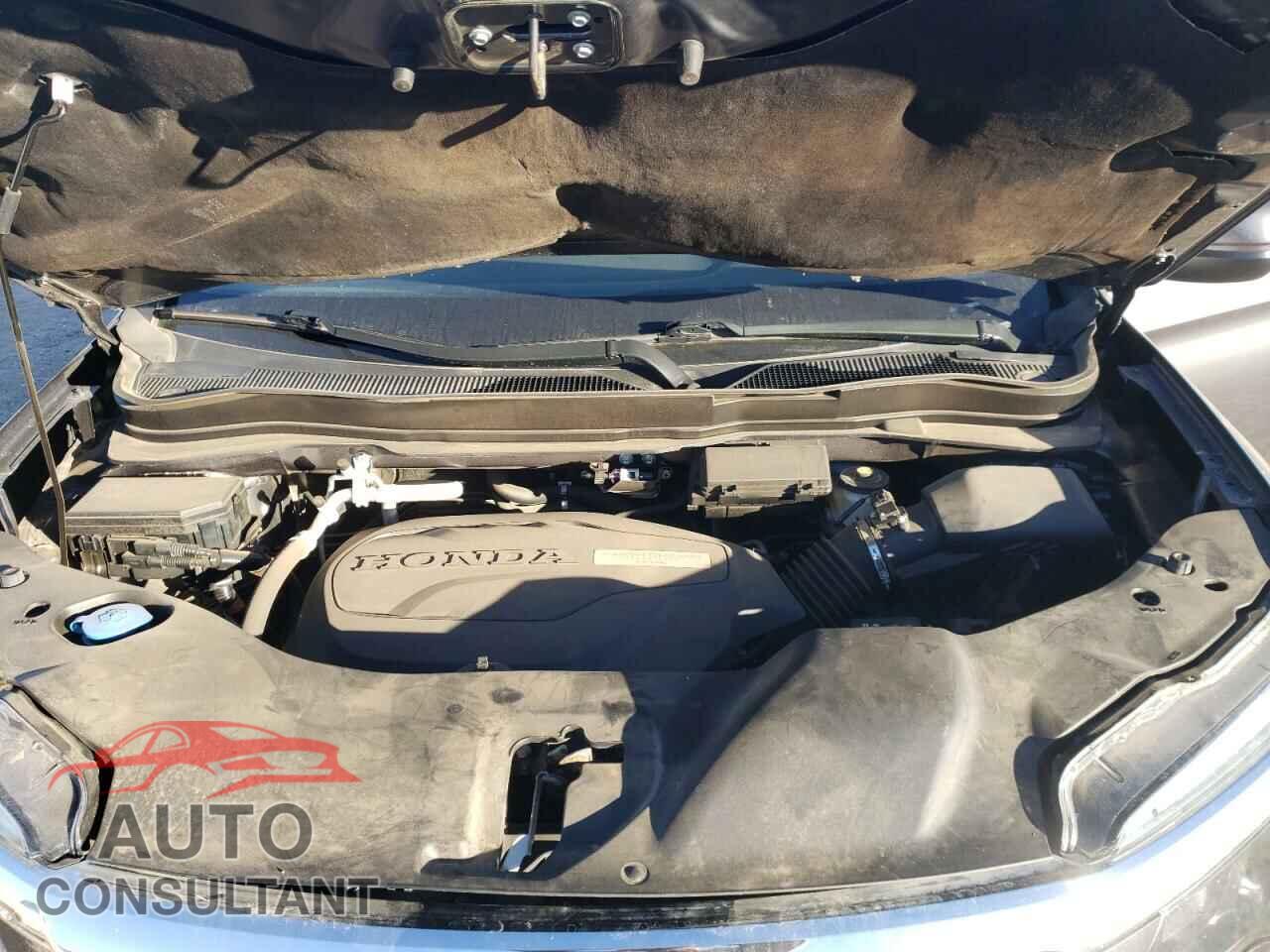 HONDA PILOT 2018 - 5FNYF5H86JB017767