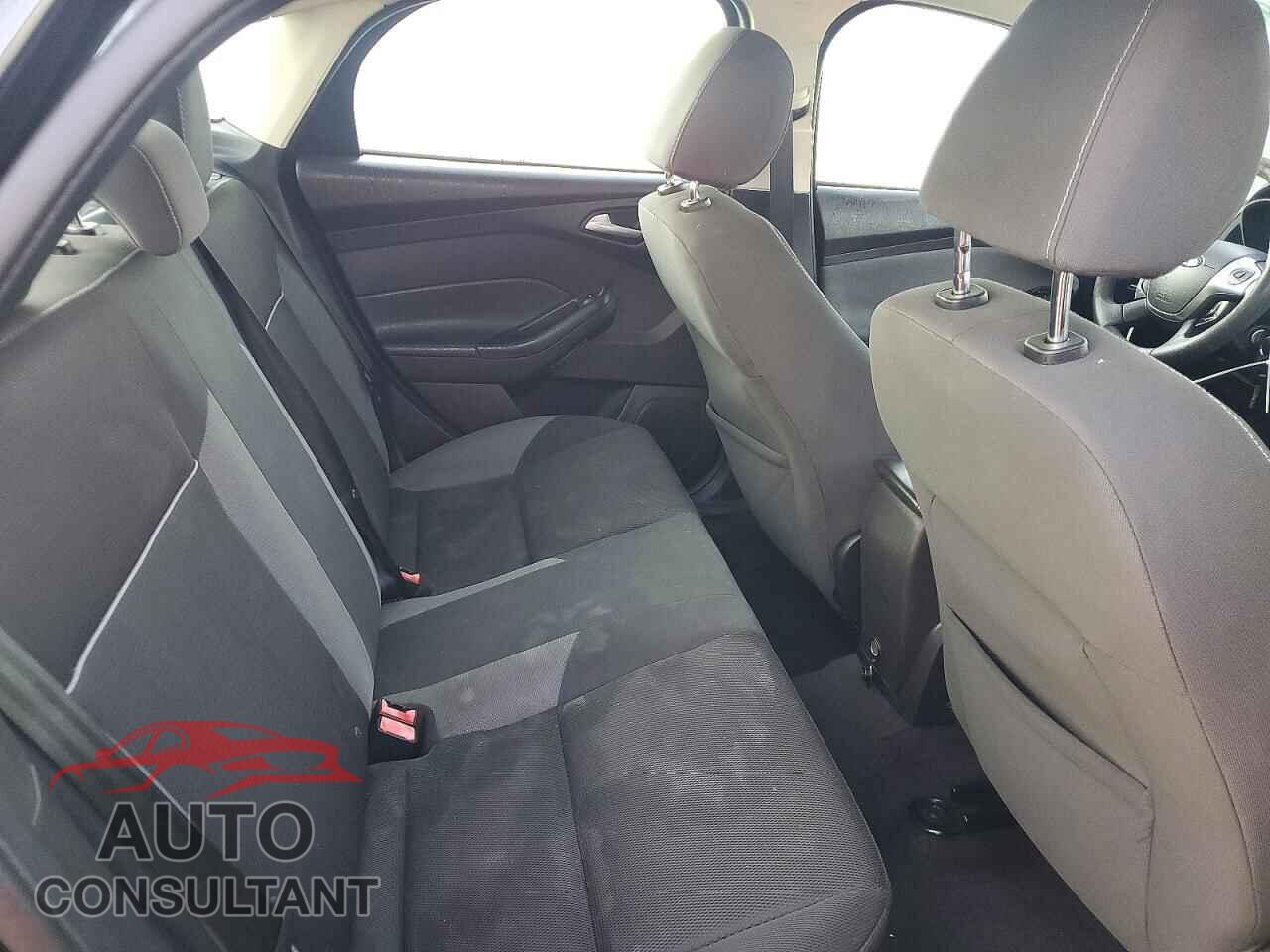 FORD FOCUS 2013 - 1FADP3F26DL330646