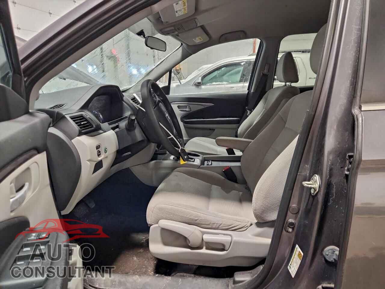 HONDA PILOT 2017 - 5FNYF6H10HB007013