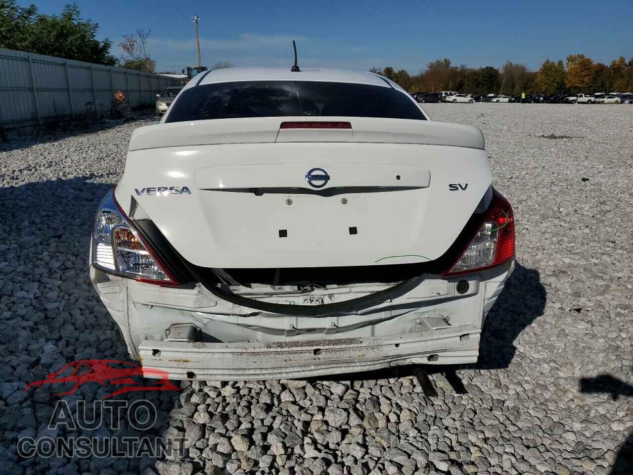 NISSAN VERSA 2019 - 3N1CN7AP3KL857781