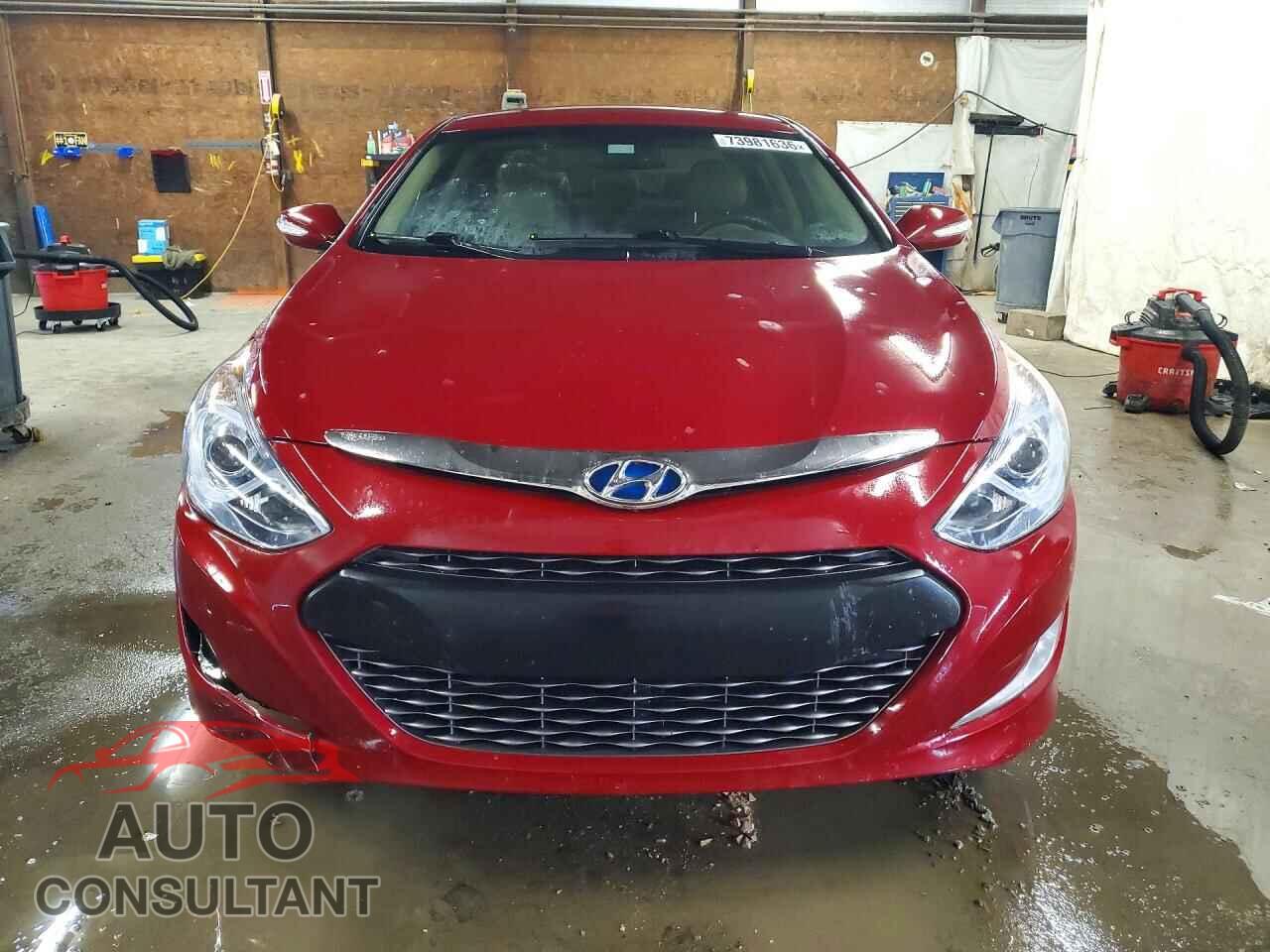 HYUNDAI SONATA 2012 - KMHEC4A40CA043933