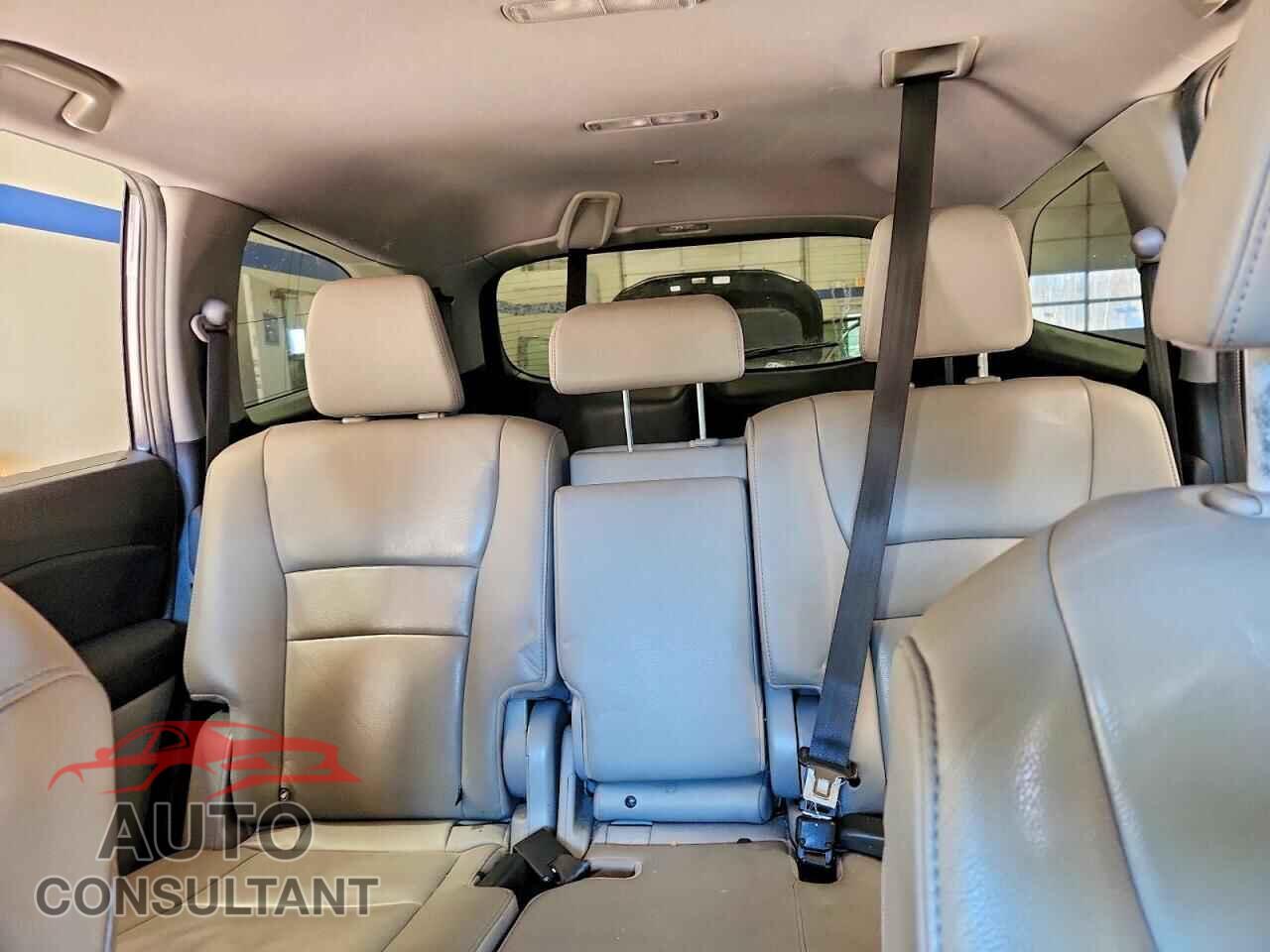 HONDA PILOT 2018 - 5FNYF6H57JB071705