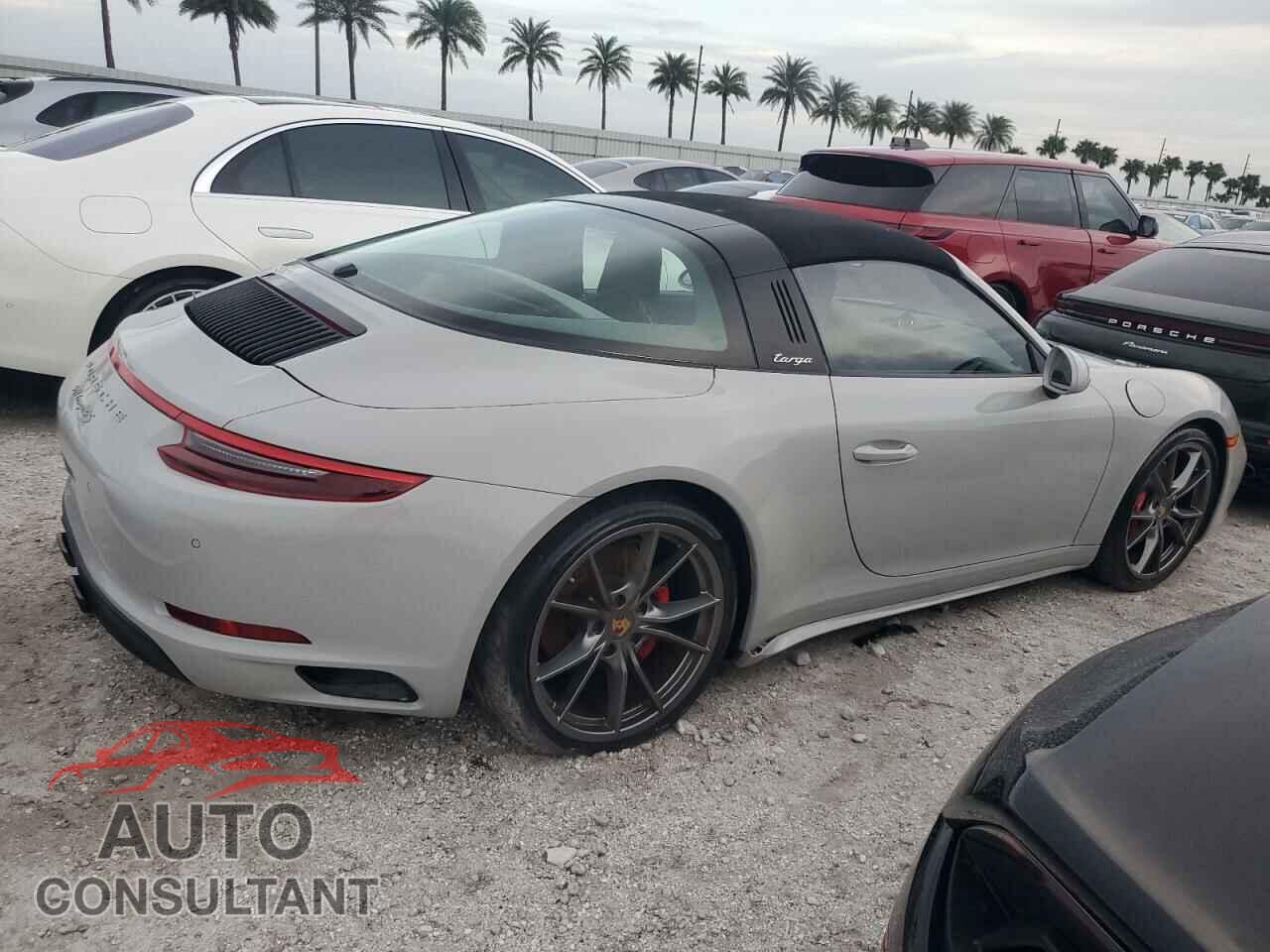 PORSCHE 911 2019 - WP0BB2A93KS126324