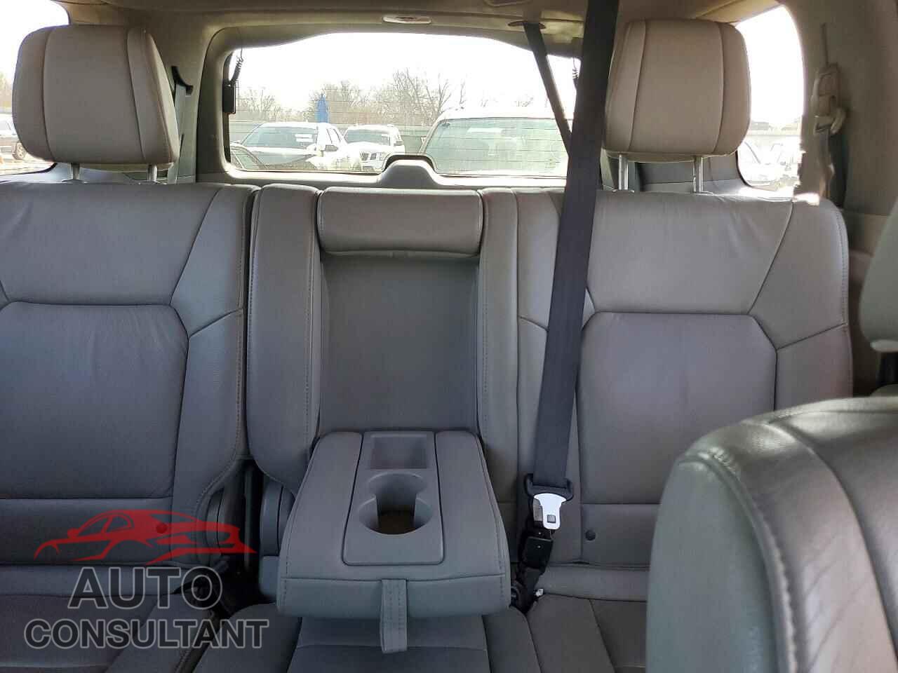 HONDA PILOT 2012 - 5FNYF4H50CB007724