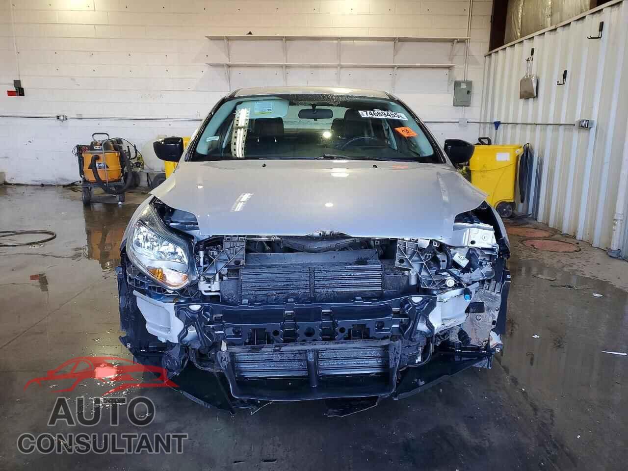 FORD FOCUS 2013 - 1FADP3E24DL218204