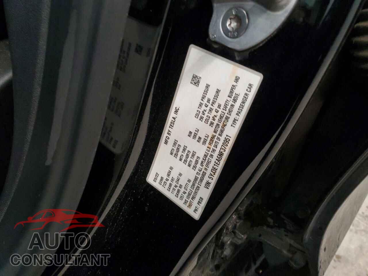 TESLA MODEL 3 2022 - 5YJ3E1EA6NF370951