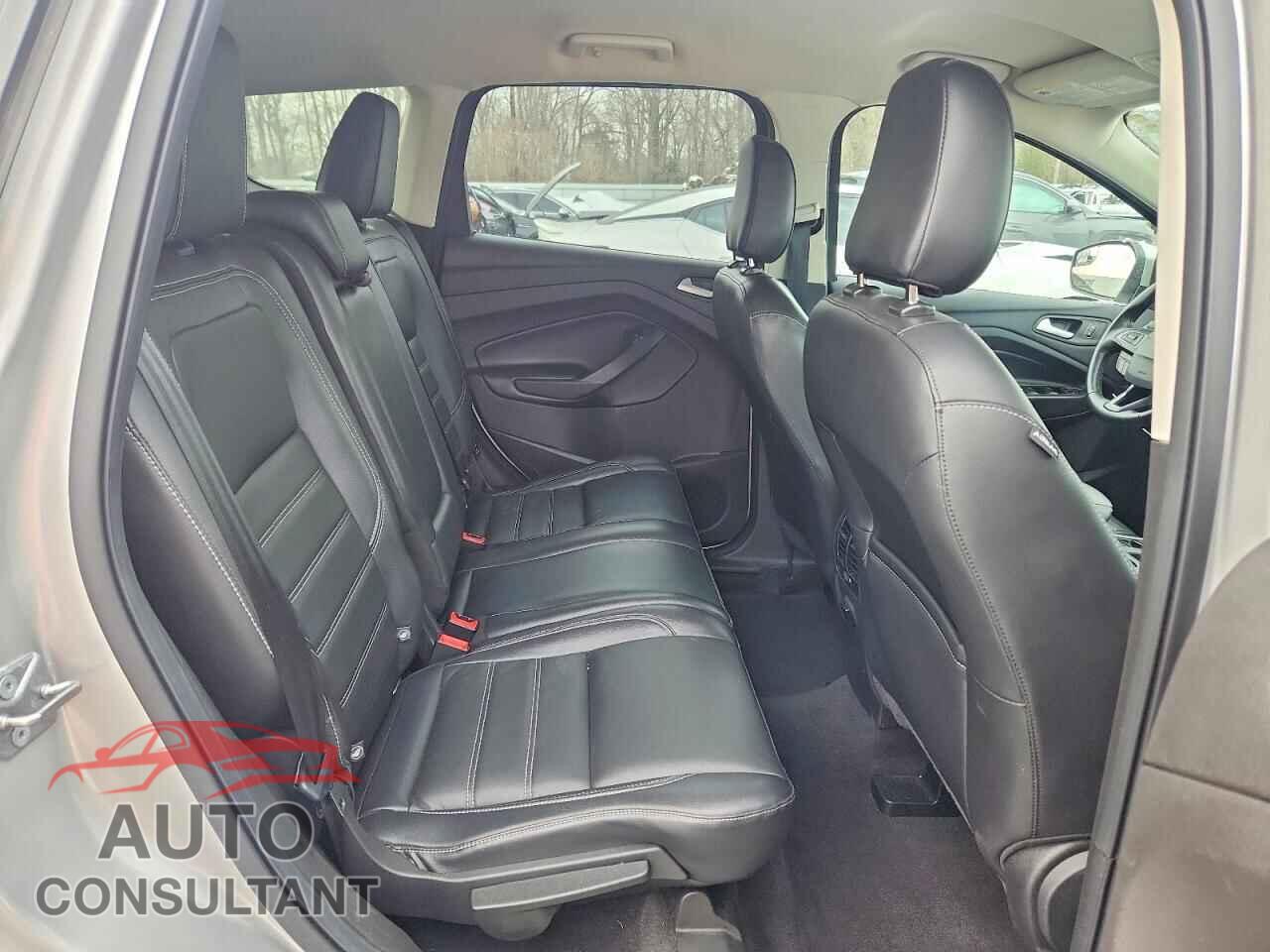 FORD ESCAPE 2018 - 1FMCU9HD8JUB74787