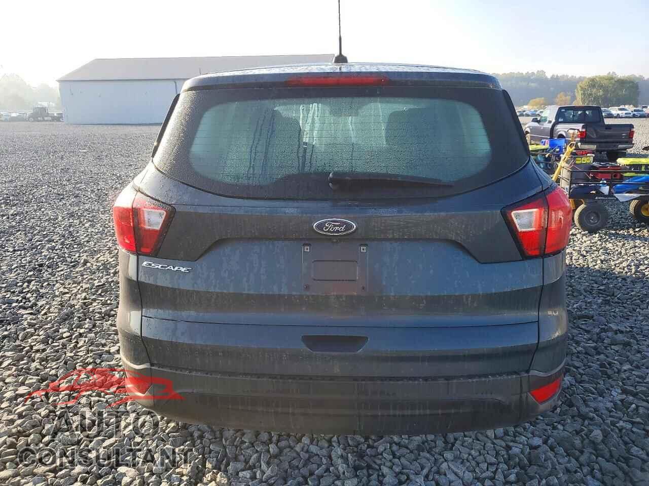 FORD ESCAPE 2019 - 1FMCU0F78KUC49403