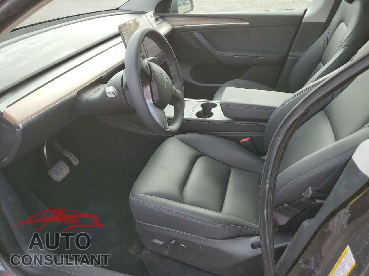 TESLA MODEL Y 2023 - LRWYGDFD1PC221127