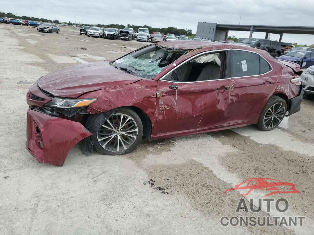 TOYOTA CAMRY 2018 - 4T1B11HK5JU610435