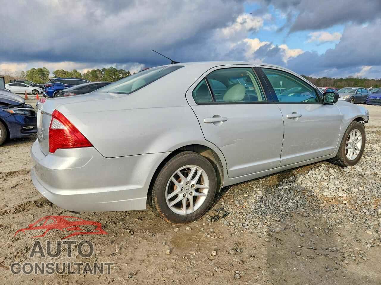FORD FUSION 2011 - 3FAHP0GA3BR323934