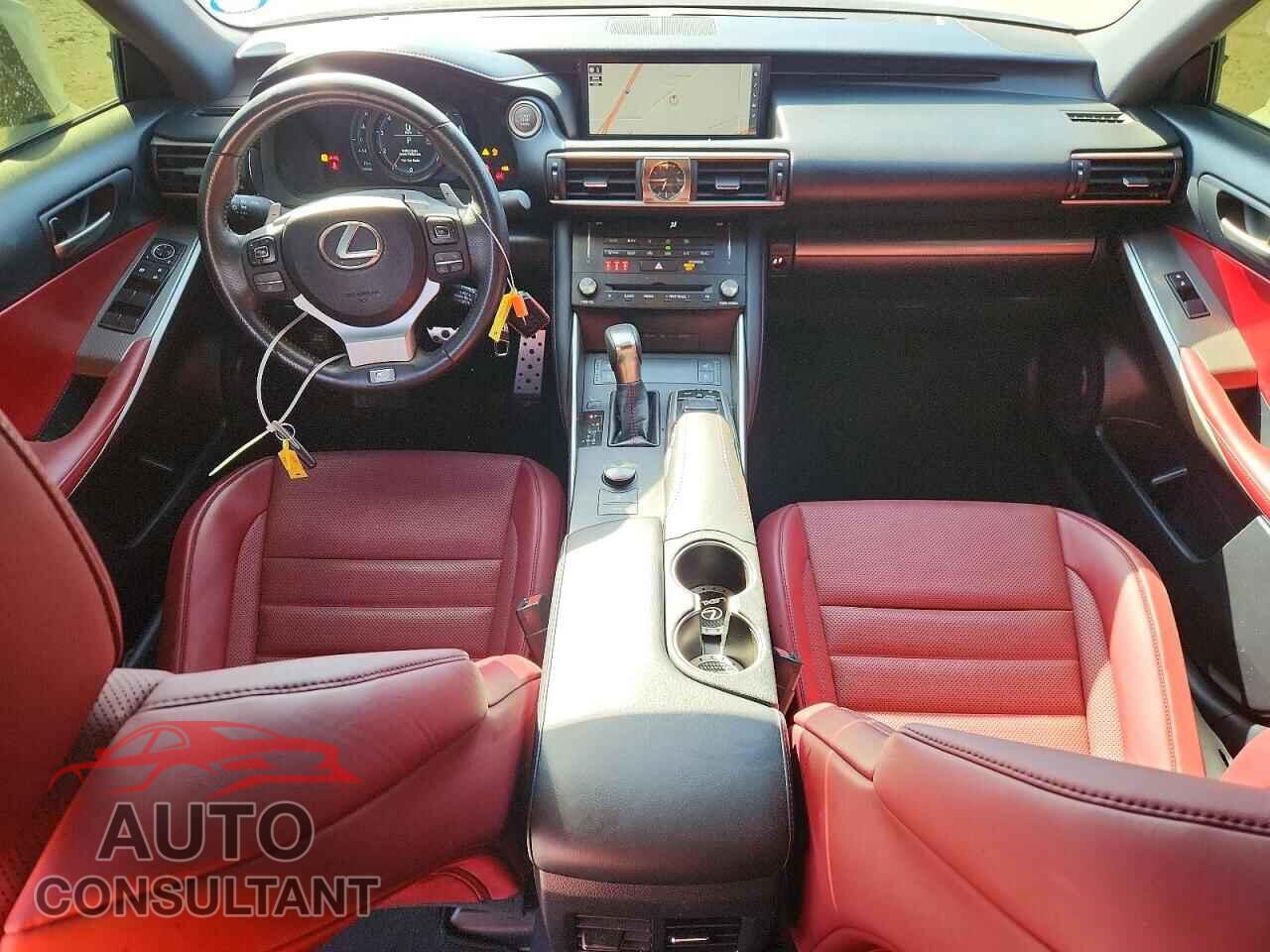 LEXUS IS 2018 - JTHBA1D27J5078043
