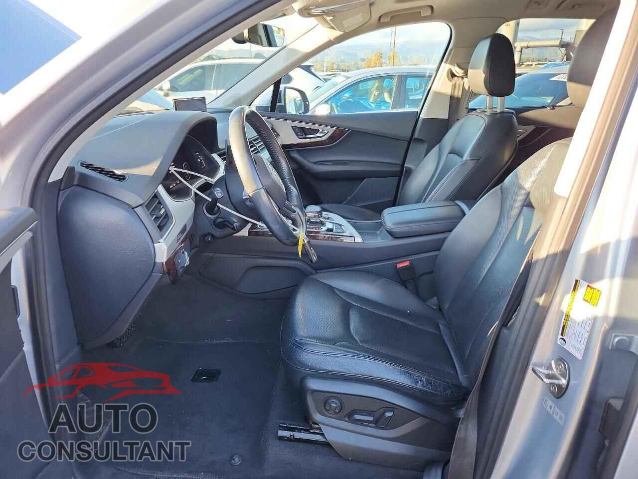 AUDI Q7 2019 - WA1LHAF74KD021519