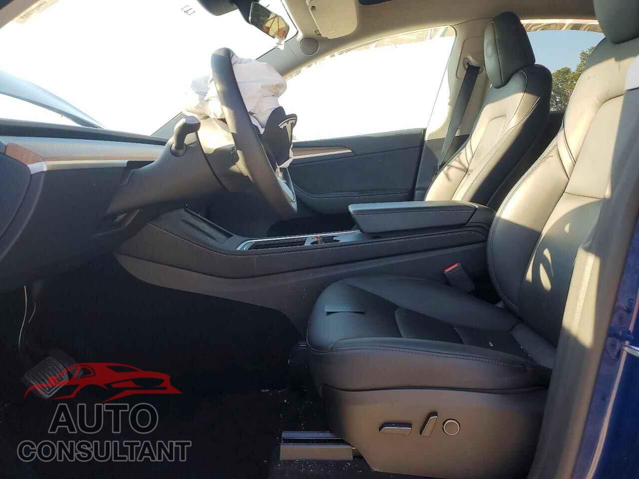 TESLA MODEL Y 2024 - 7SAYGDED7RA335501