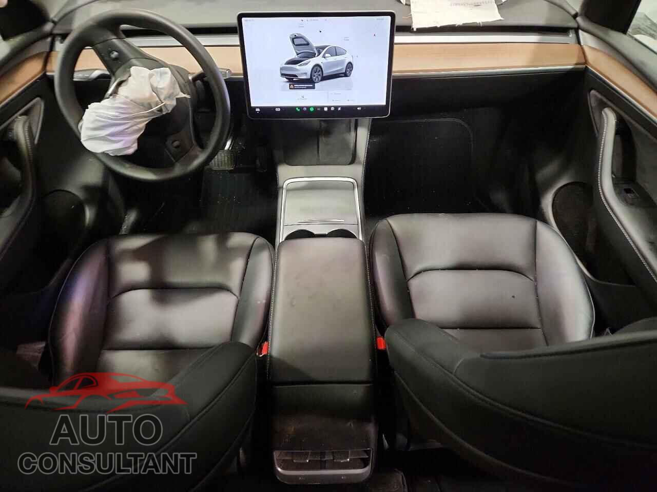 TESLA MODEL Y 2024 - 7SAYGAEE4RF204407