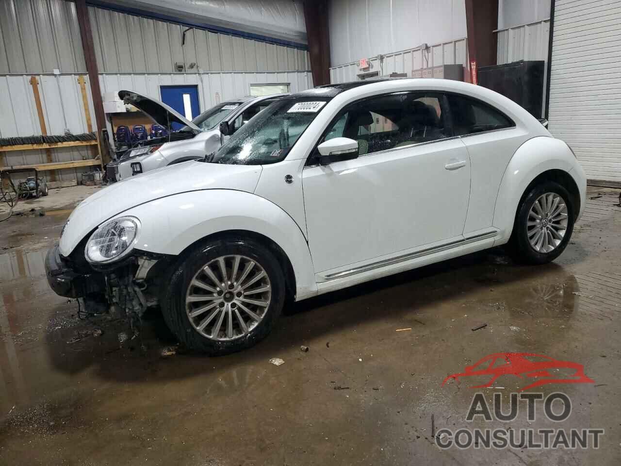 VOLKSWAGEN BEETLE 2019 - 3VWFD7AT4KM703324