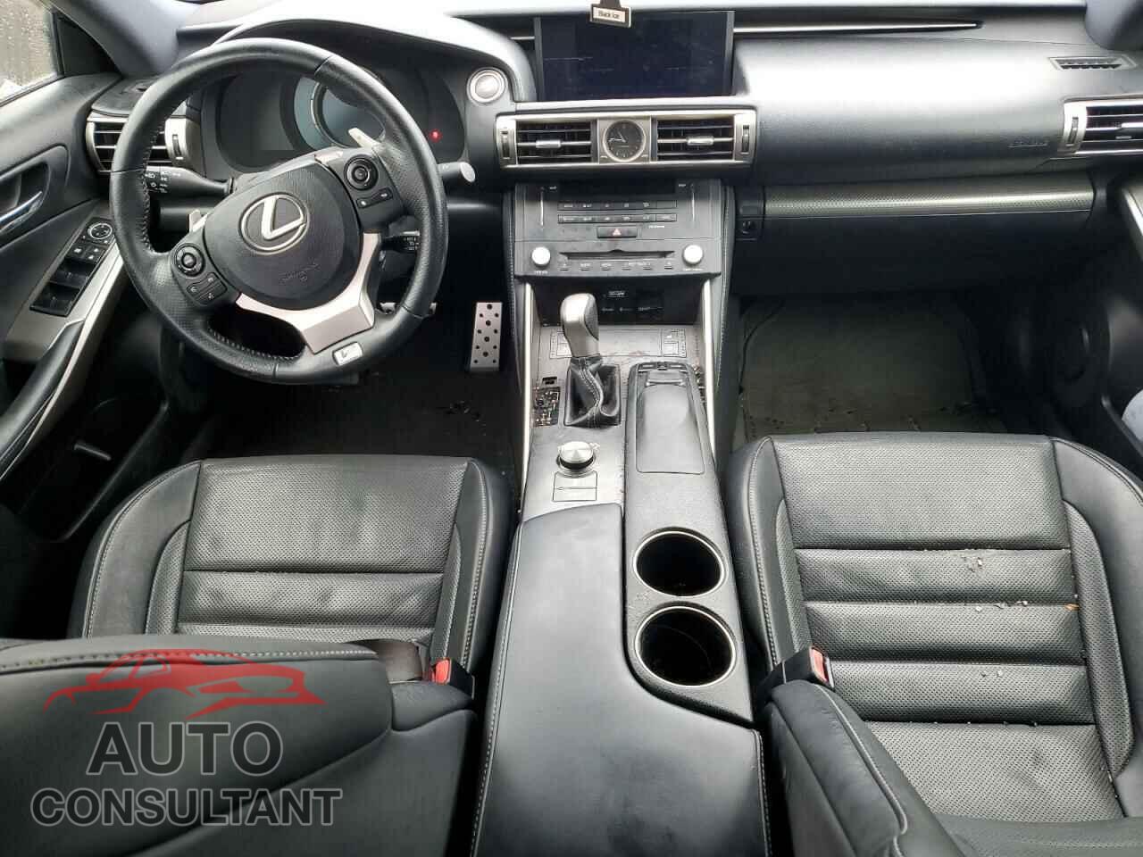 LEXUS IS 2015 - JTHBE1D26F5017102