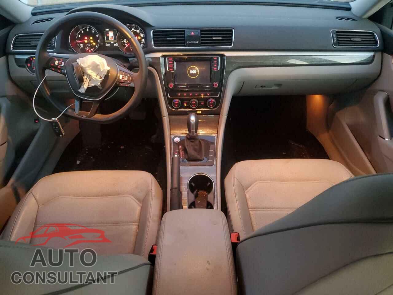VOLKSWAGEN PASSAT 2018 - 1VWBA7A38JC000929