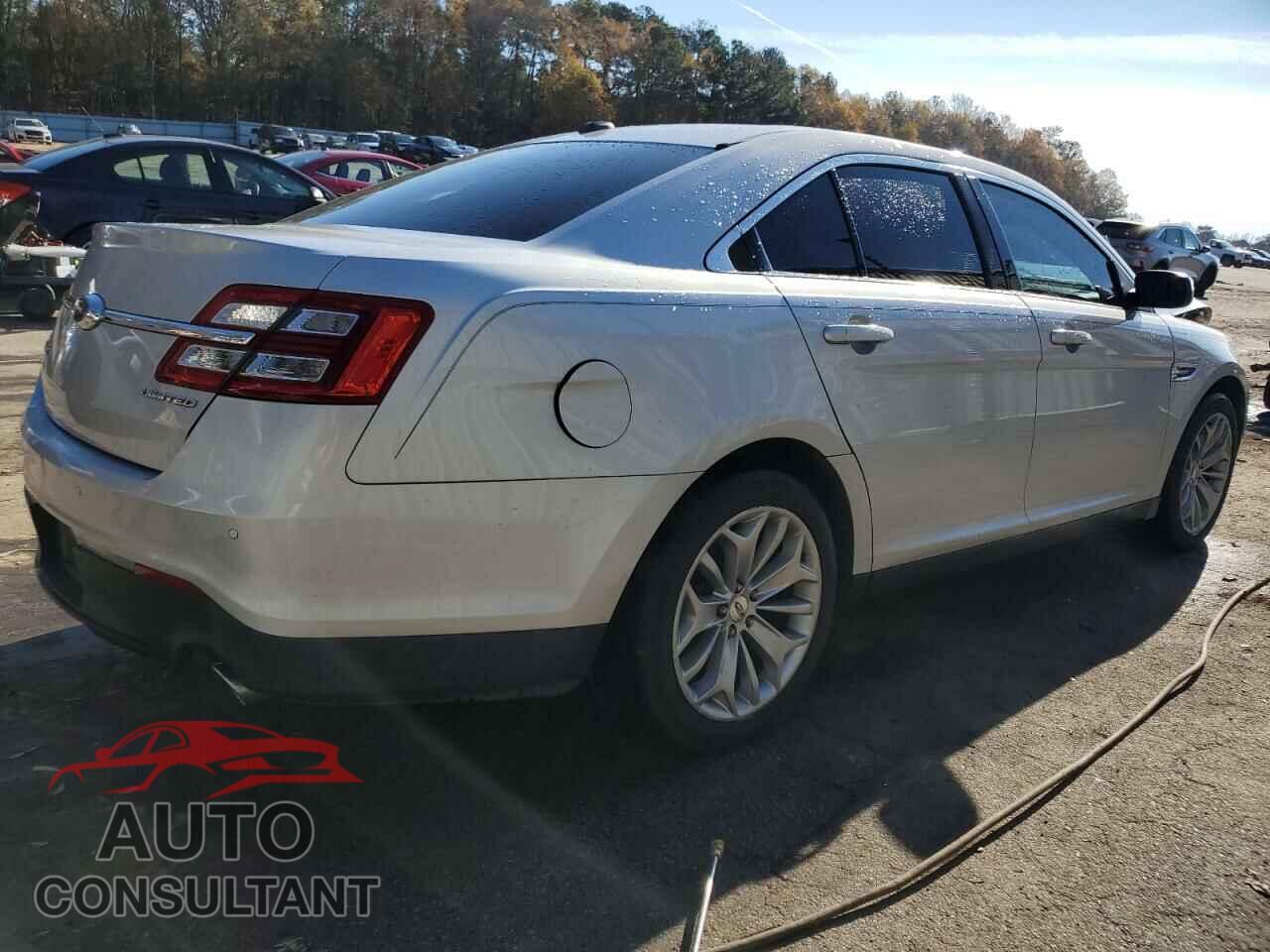FORD TAURUS 2015 - 1FAHP2F87FG117622