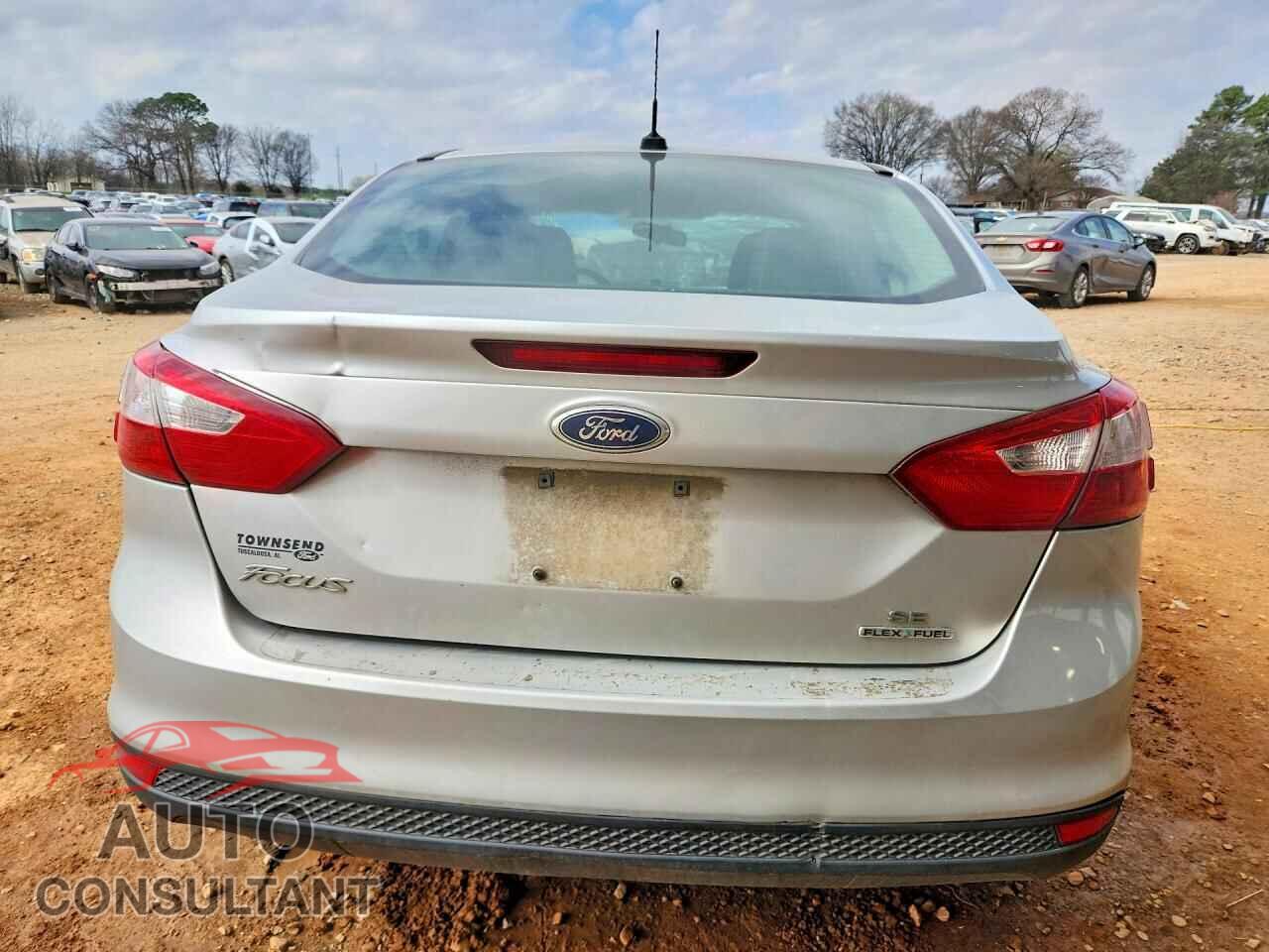FORD FOCUS 2014 - 1FADP3F23EL135024