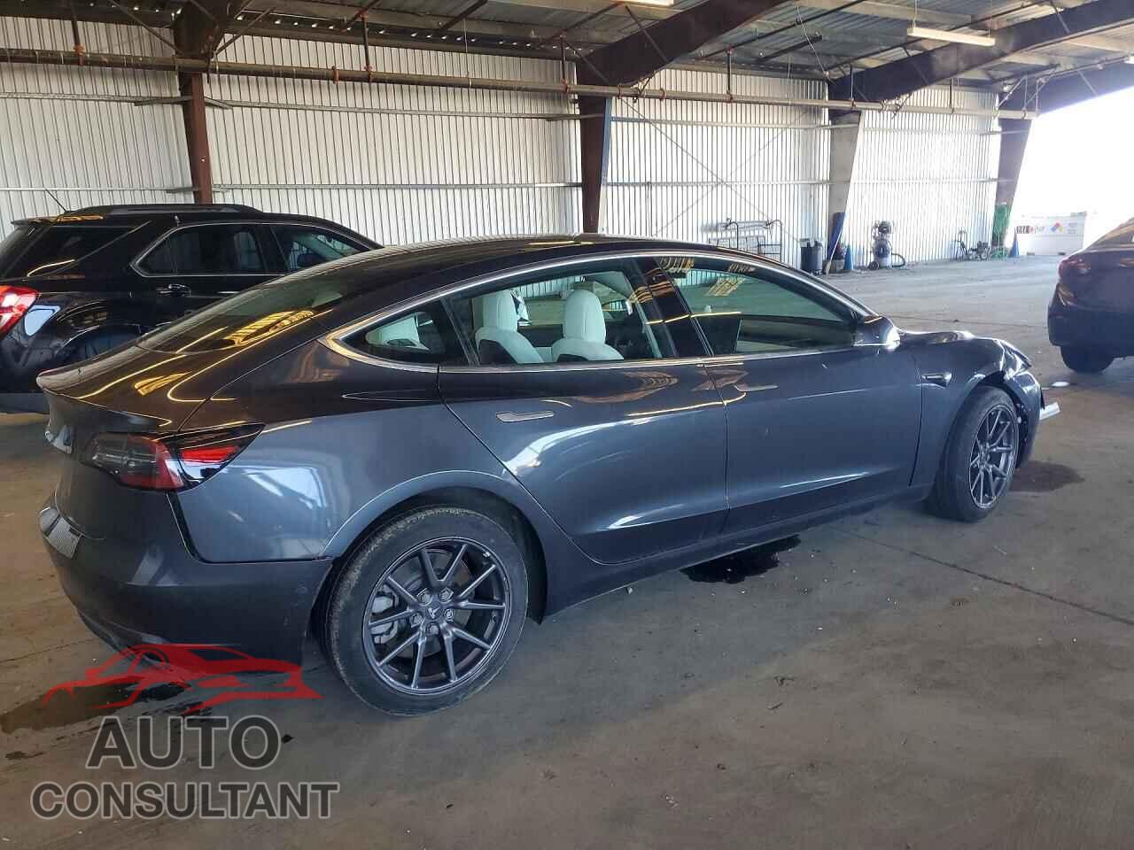 TESLA MODEL 3 2018 - 5YJ3E1EA8JF155596