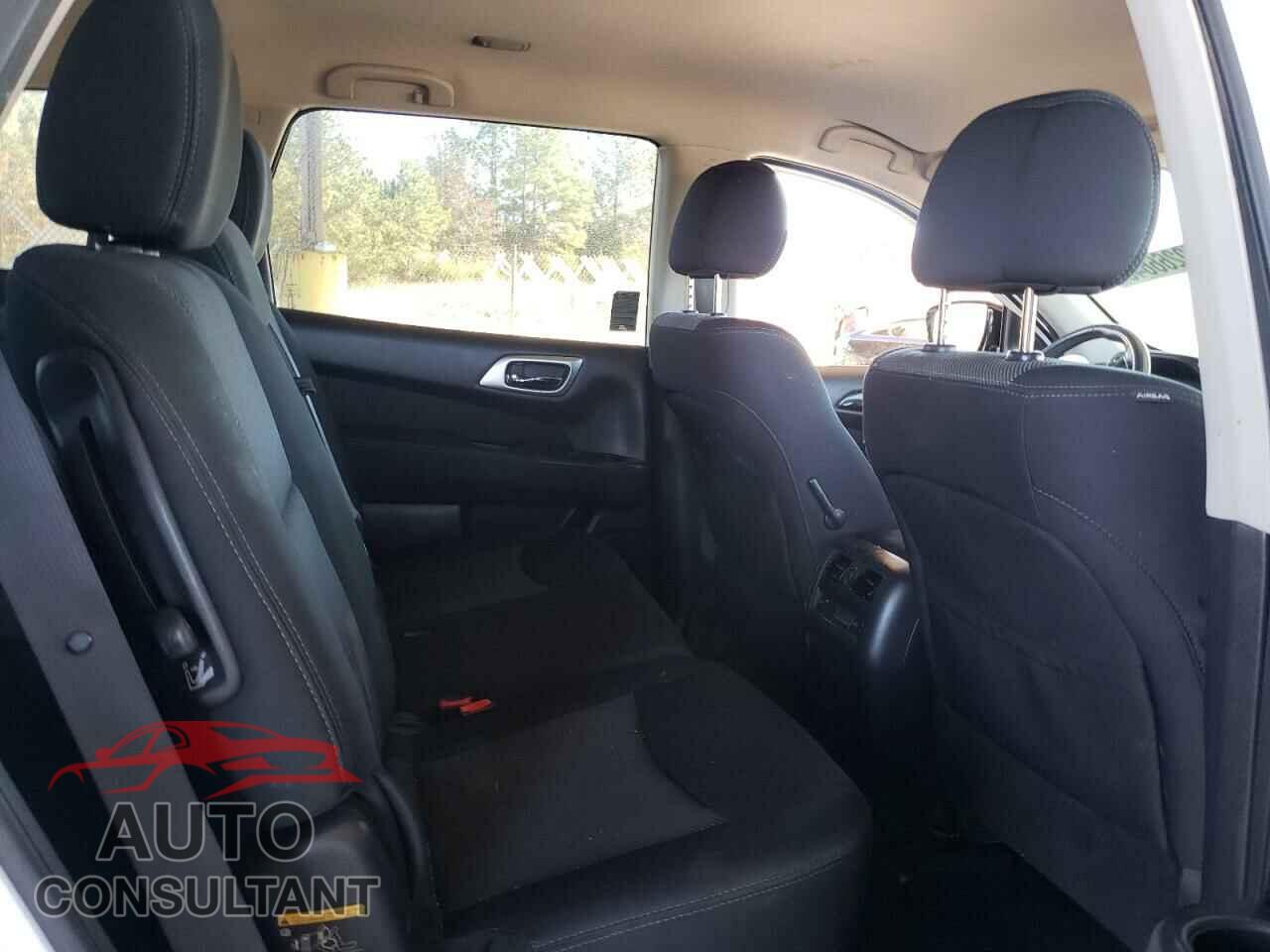 NISSAN PATHFINDER 2017 - 5N1DR2MM8HC601551