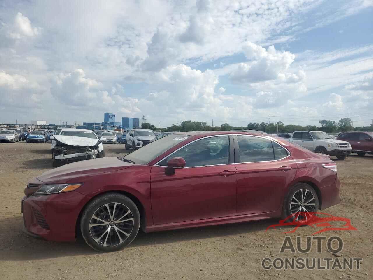 TOYOTA CAMRY 2018 - 4T1B11HK6JU598294