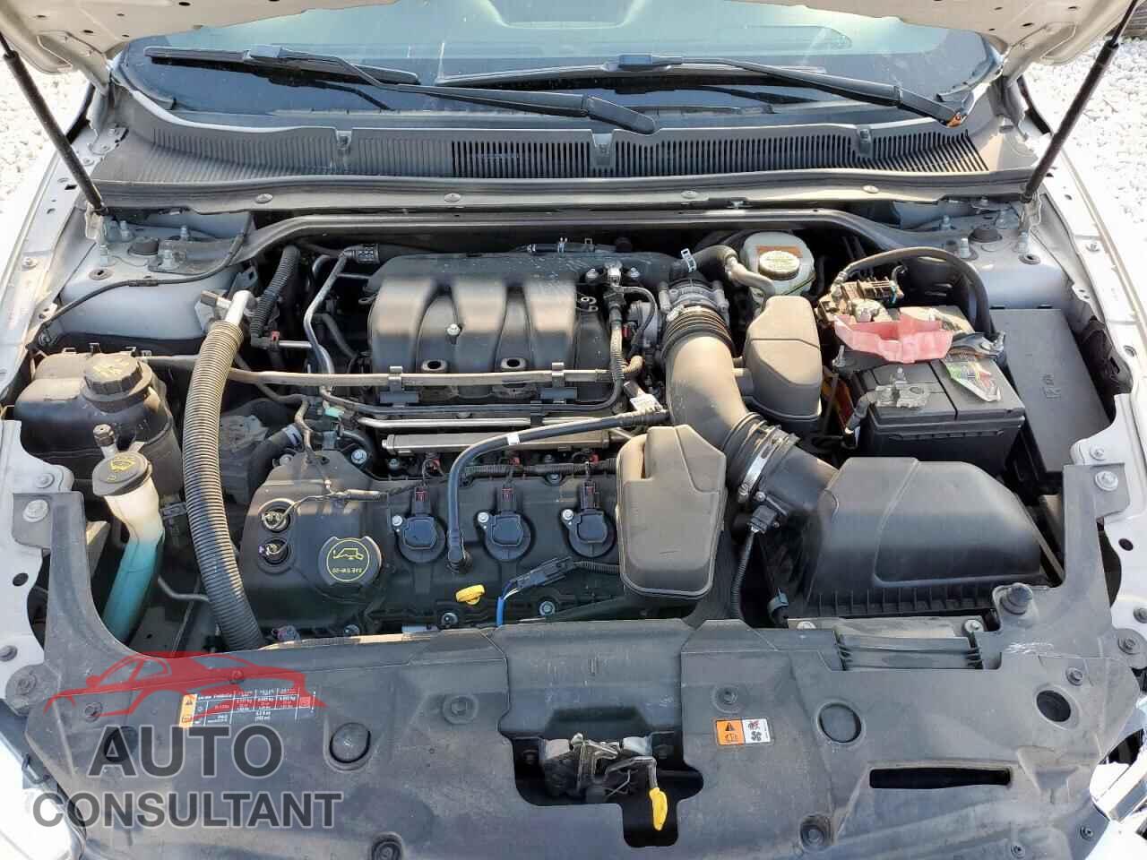 FORD TAURUS 2015 - 1FAHP2E85FG106961