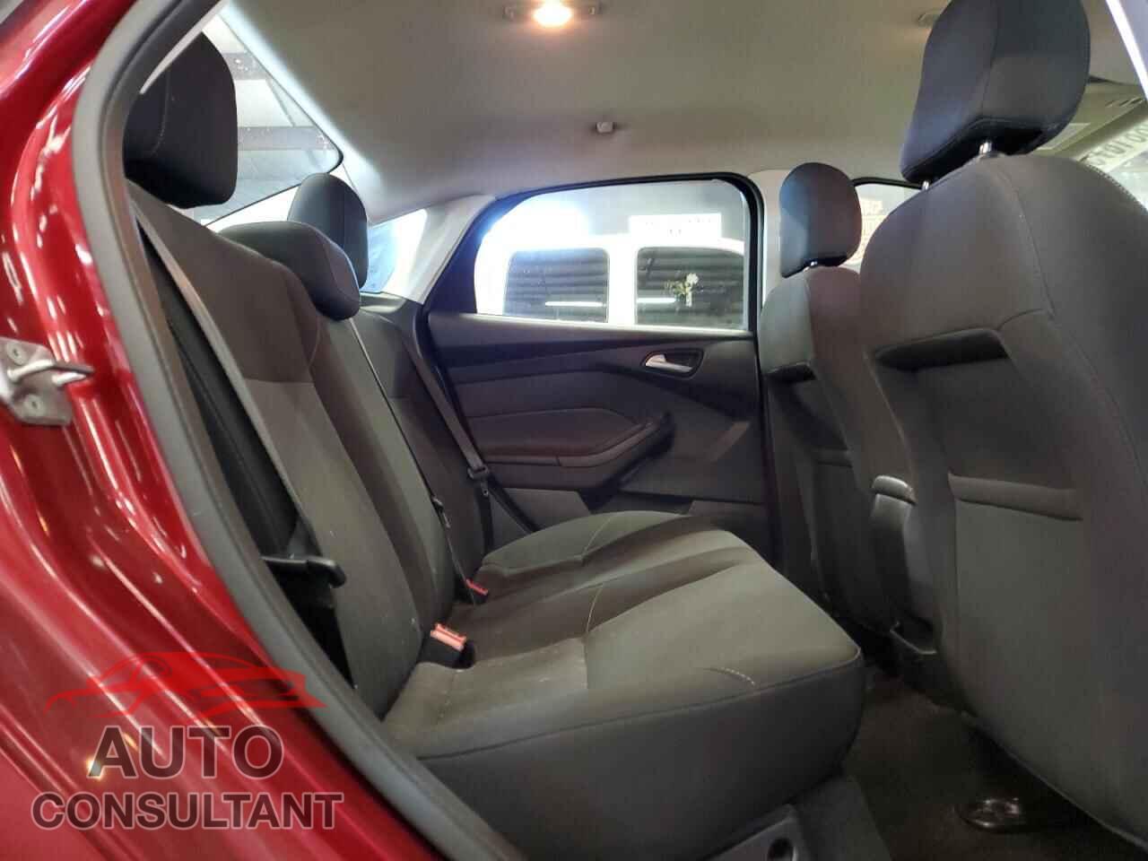 FORD FOCUS 2015 - 1FADP3F21FL362195