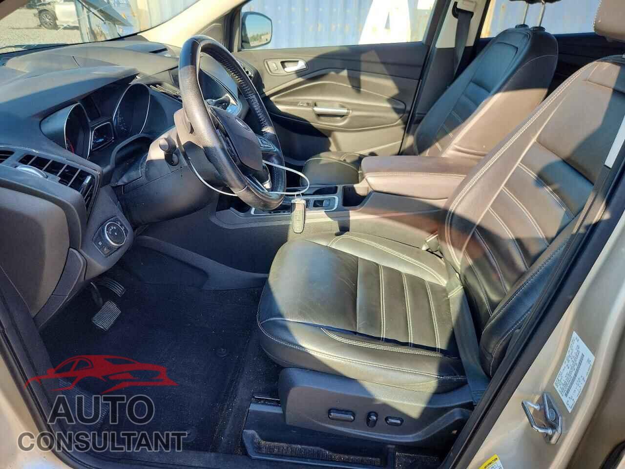 FORD ESCAPE 2017 - 1FMCU9J97HUB94335