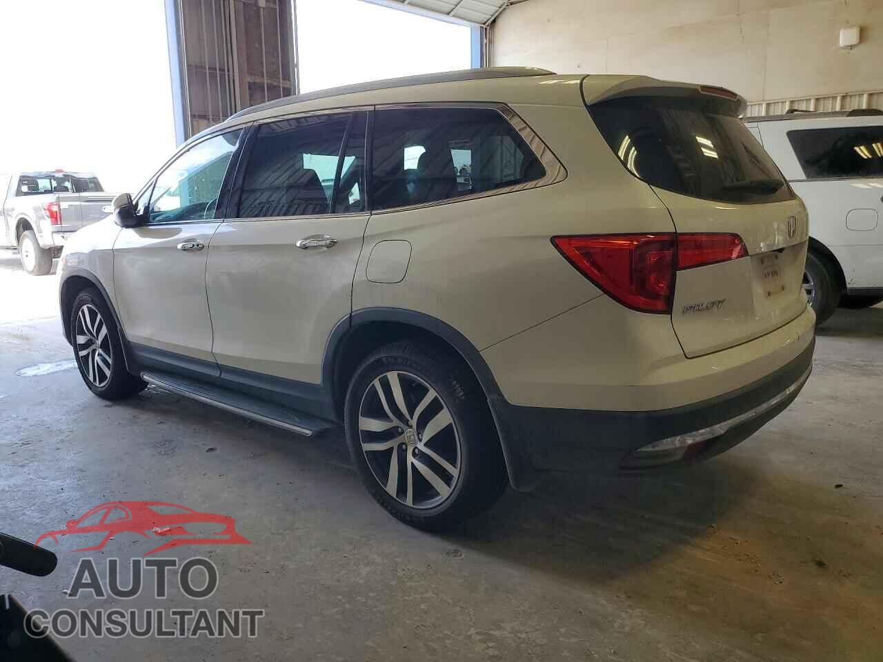 HONDA PILOT 2017 - 5FNYF6H94HB025844