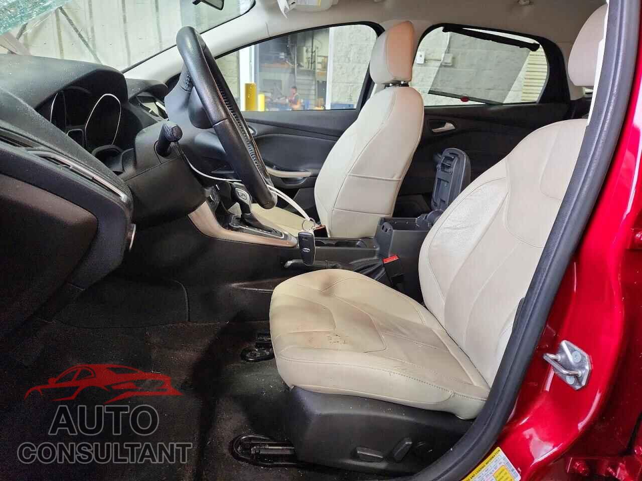 FORD FOCUS 2015 - 1FADP3N20FL334406