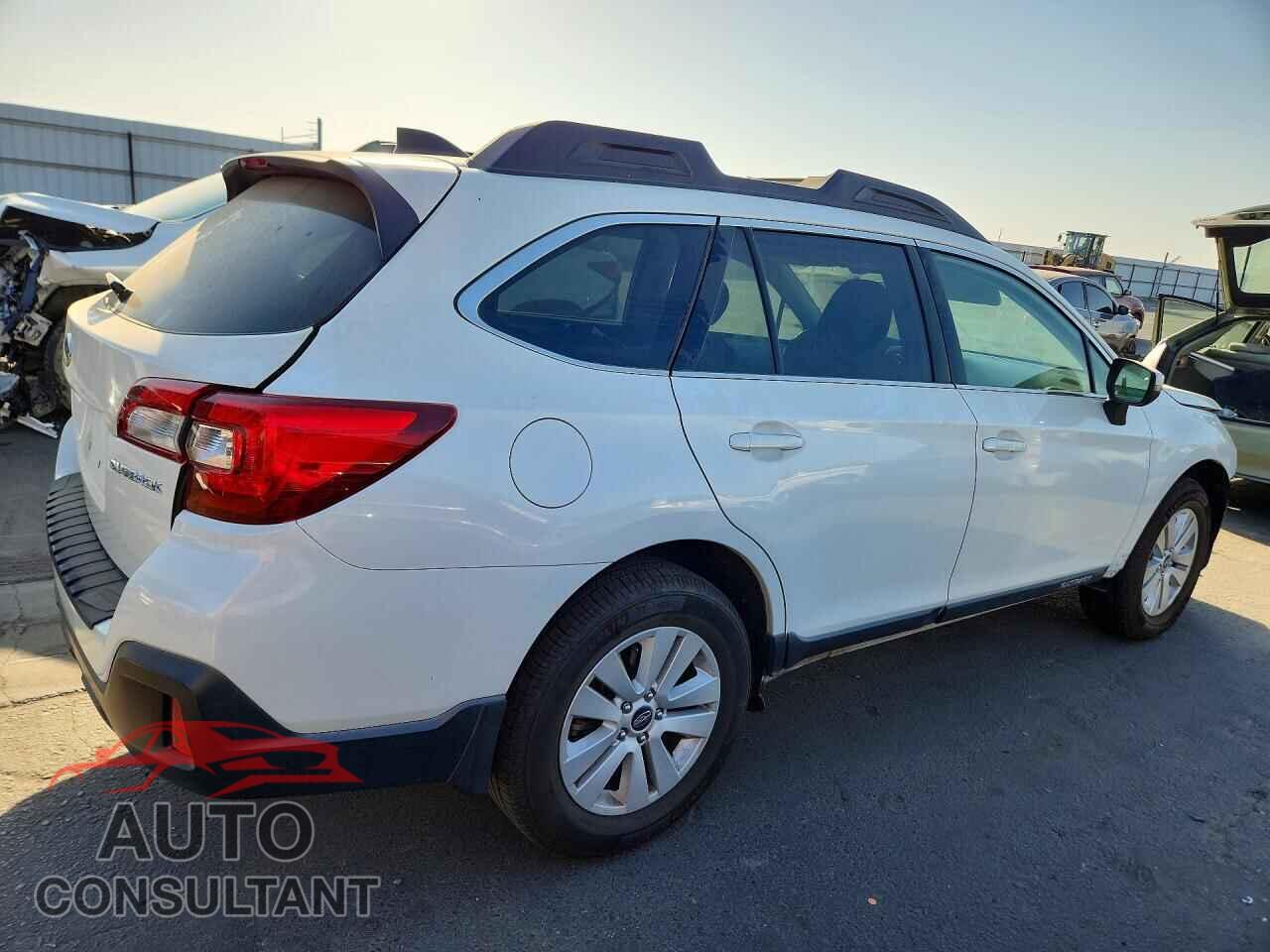 SUBARU OUTBACK 2018 - 4S4BSAFC4J3384385