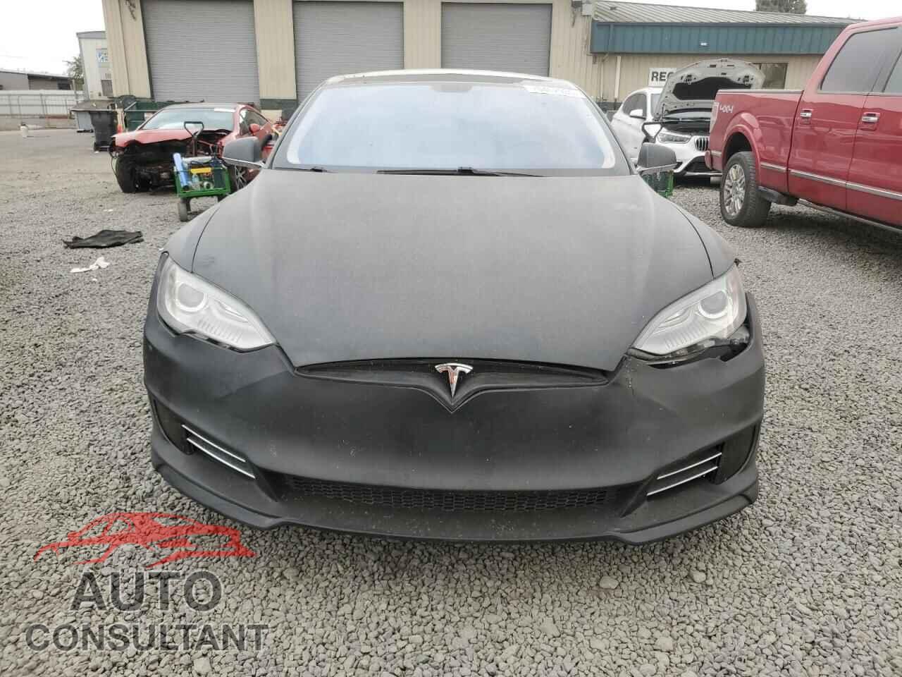 TESLA MODEL S 2013 - 5YJSA1DP2DFP11757