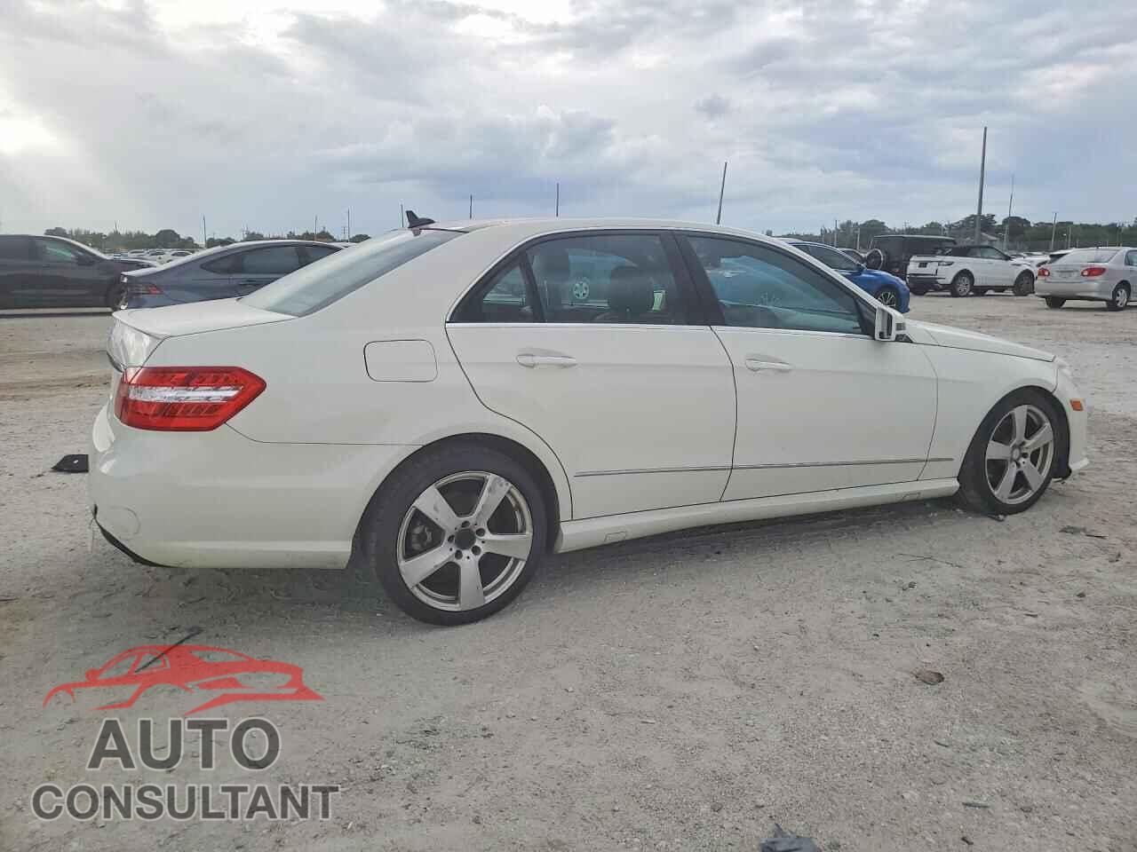 MERCEDES-BENZ E-CLASS 2011 - WDDHF5GB5BA353374