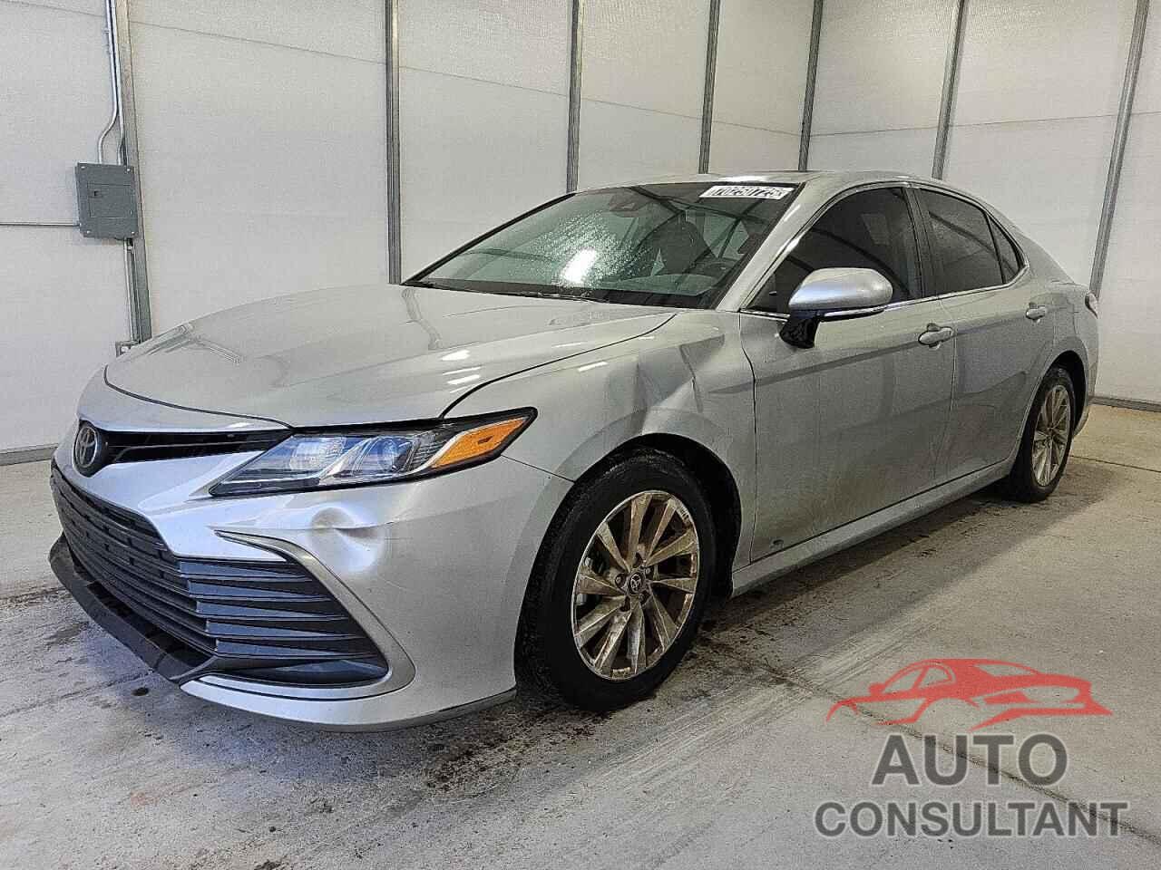 TOYOTA CAMRY 2024 - 4T1R11AK2RU254157