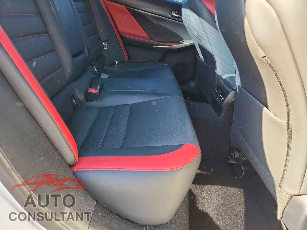 LEXUS IS 2015 - JTHBF1D29F5067957