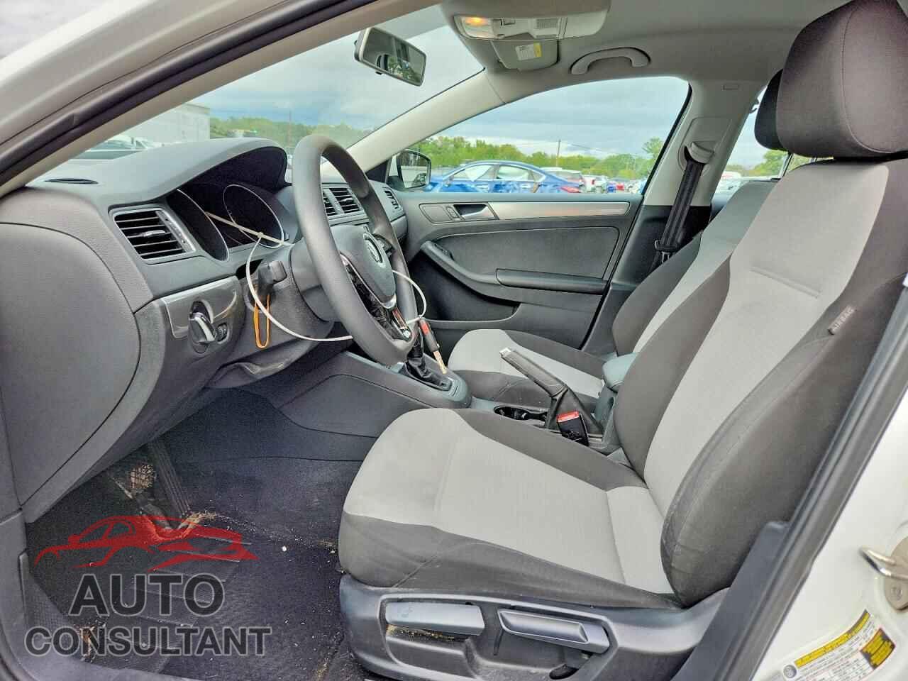 VOLKSWAGEN JETTA 2017 - 3VW2B7AJ5HM400726