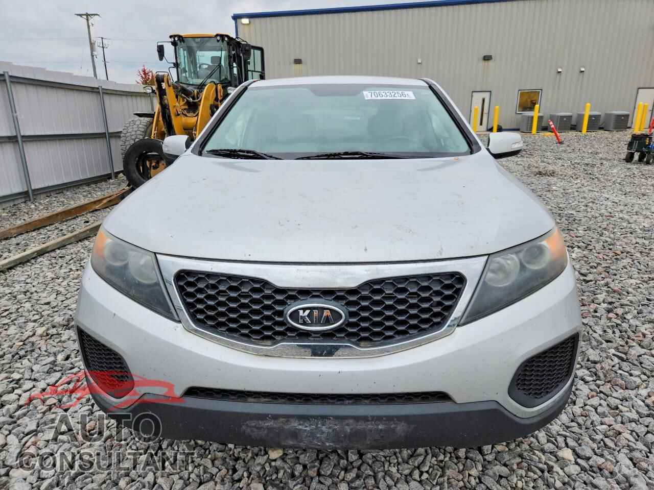 KIA SORENTO 2011 - 5XYKTCA18BG014198