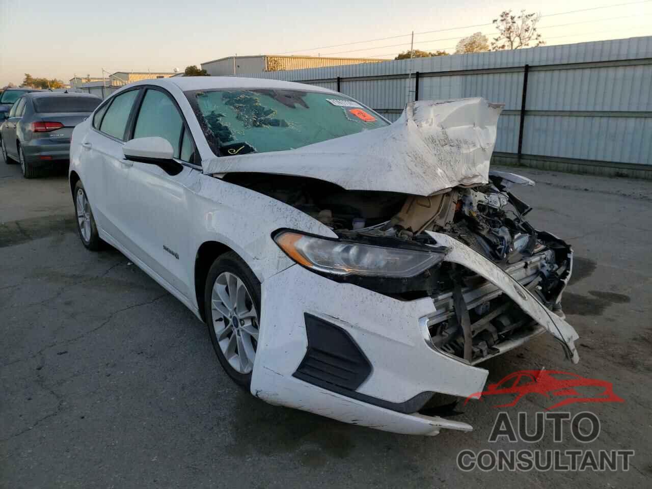 FORD FUSION 2019 - 3FA6P0LU9KR110185