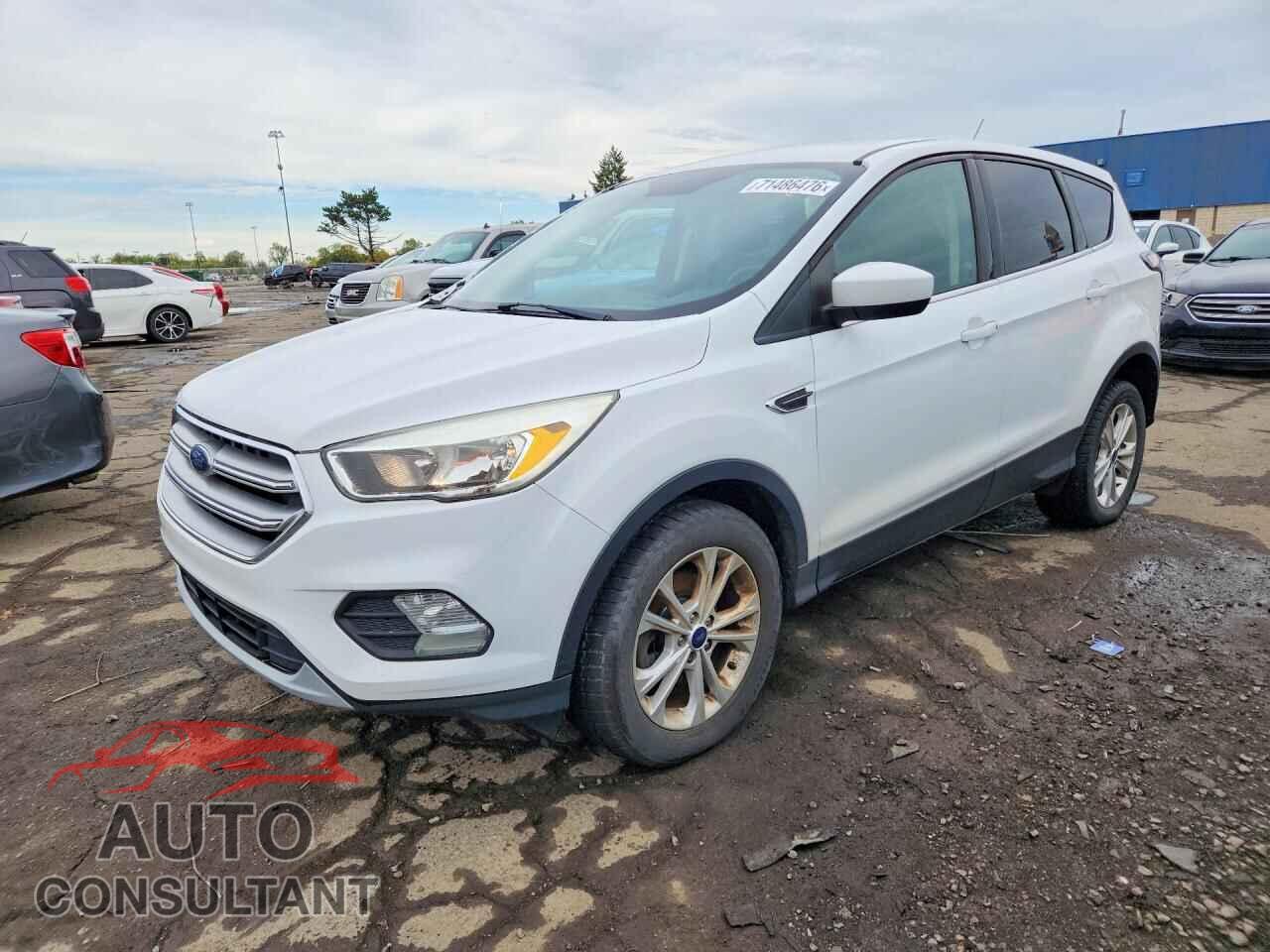 FORD ESCAPE 2017 - 1FMCU0GD2HUB51450