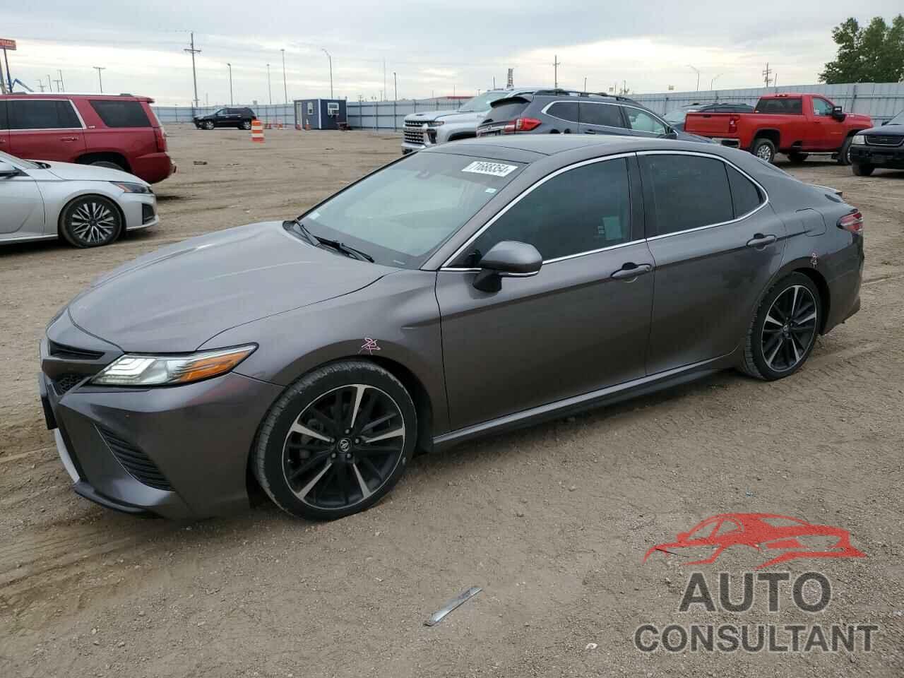 TOYOTA CAMRY 2018 - 4T1B61HK7JU038964