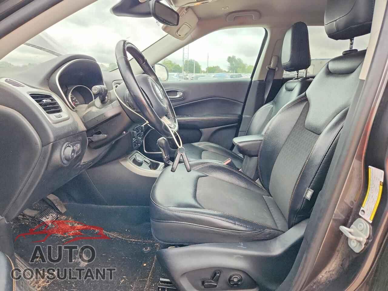 JEEP COMPASS 2018 - 3C4NJDBB8JT392433