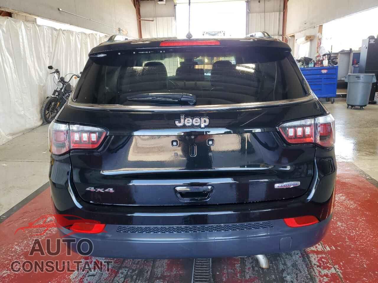 JEEP COMPASS 2018 - 3C4NJDBB7JT435157