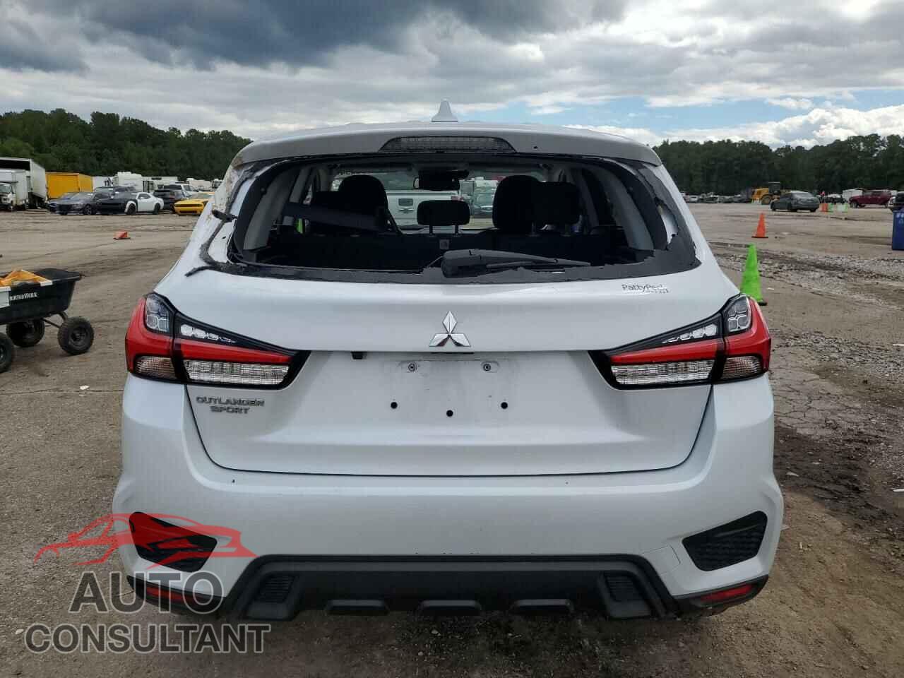 MITSUBISHI OUTLANDER 2023 - JA4ARUAU1PU003473
