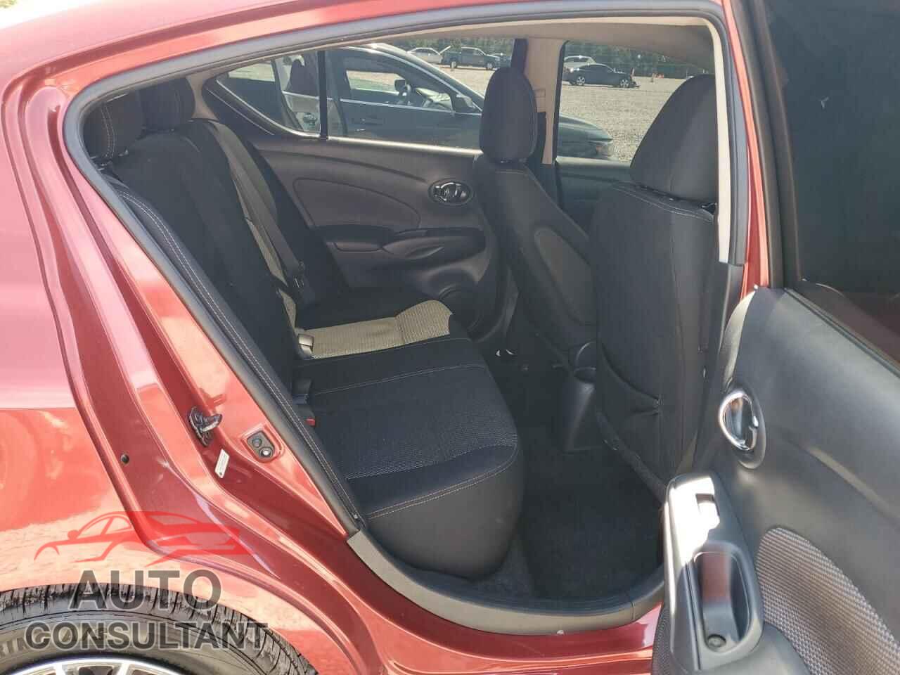 NISSAN VERSA 2019 - 3N1CN7AP8KL856495