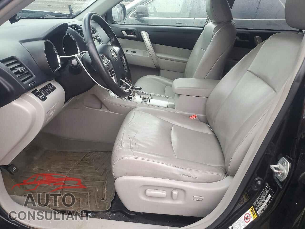 TOYOTA HIGHLANDER 2013 - 5TDBK3EH8DS206169