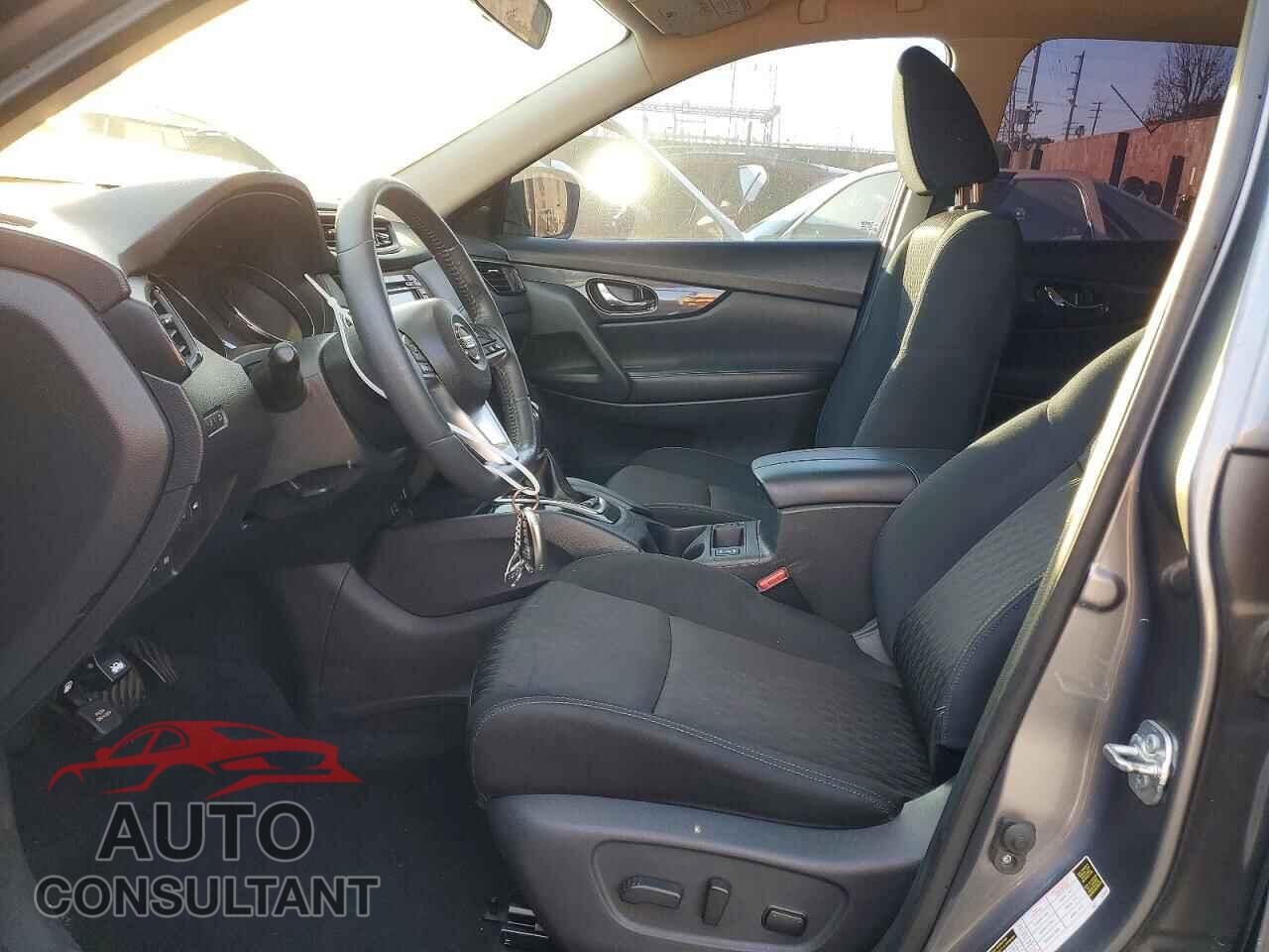 NISSAN ROGUE 2017 - KNMAT2MT9HP600871