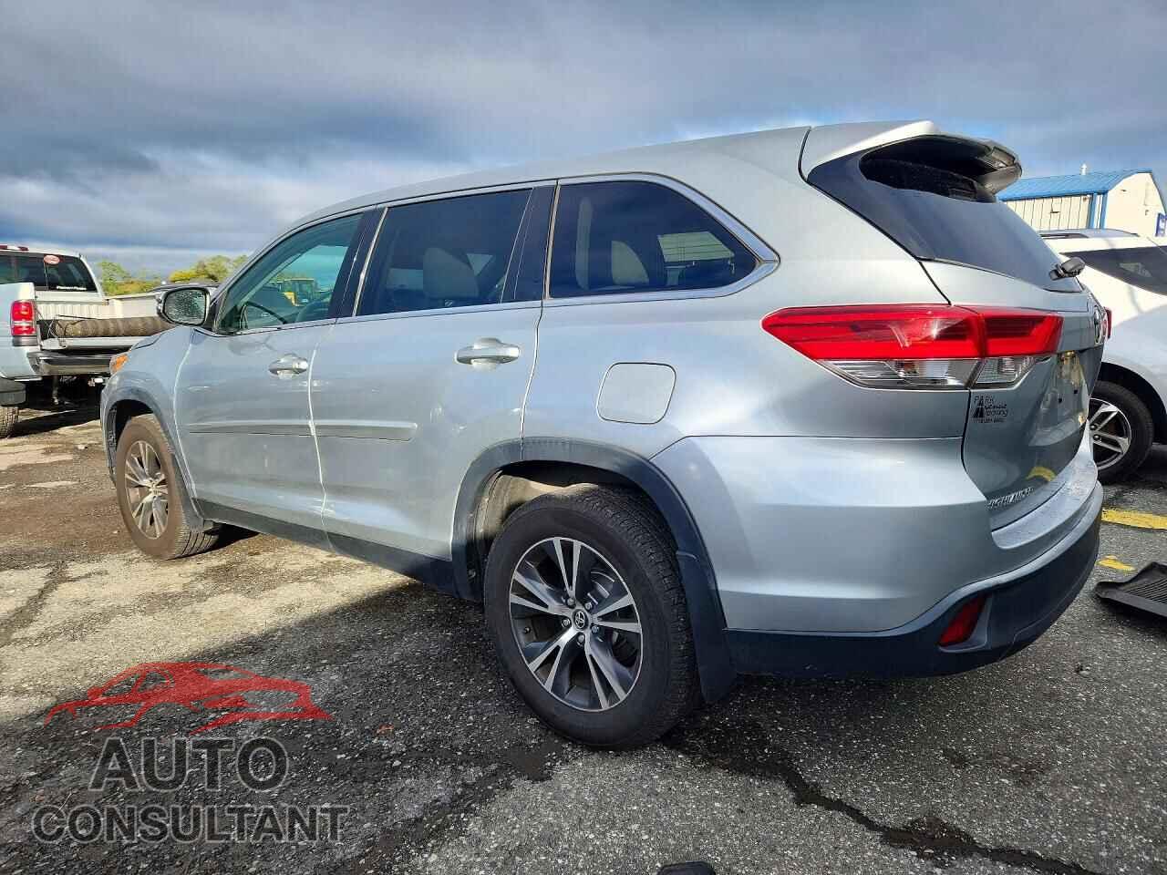 TOYOTA HIGHLANDER 2019 - 5TDBZRFH2KS974529