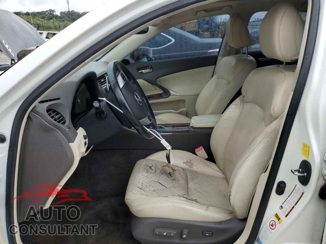 LEXUS IS 2011 - JTHBF5C22B5142176